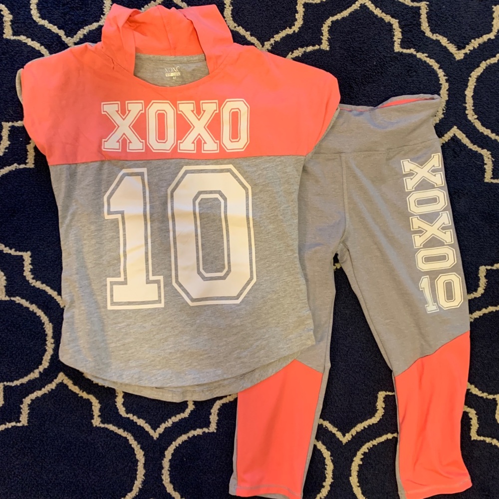 XOXO Girls’ Set - T-shirt and Capris